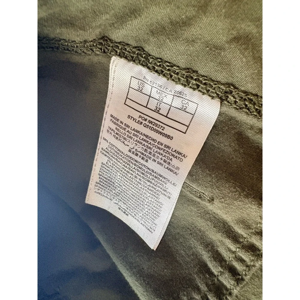 Guess Y2K Army Green  Roll Up Shorts with Pockets Size 32 98% Cotton